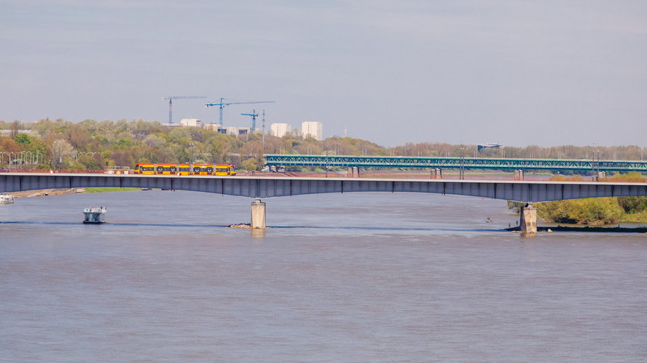 Widok na Most Poniatowskiego w Warszawie. W pobliżu znaleziono zwłoki kobiety
