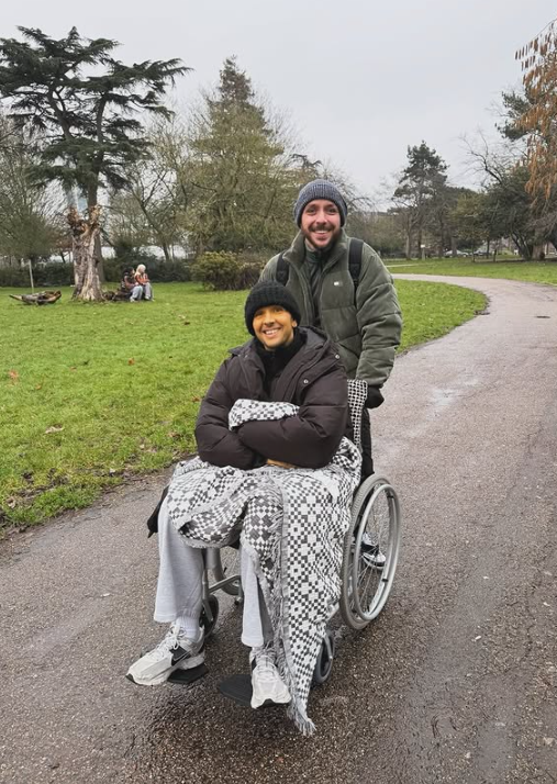 Deanovi diagnostikovali rakovinu pažeráka.