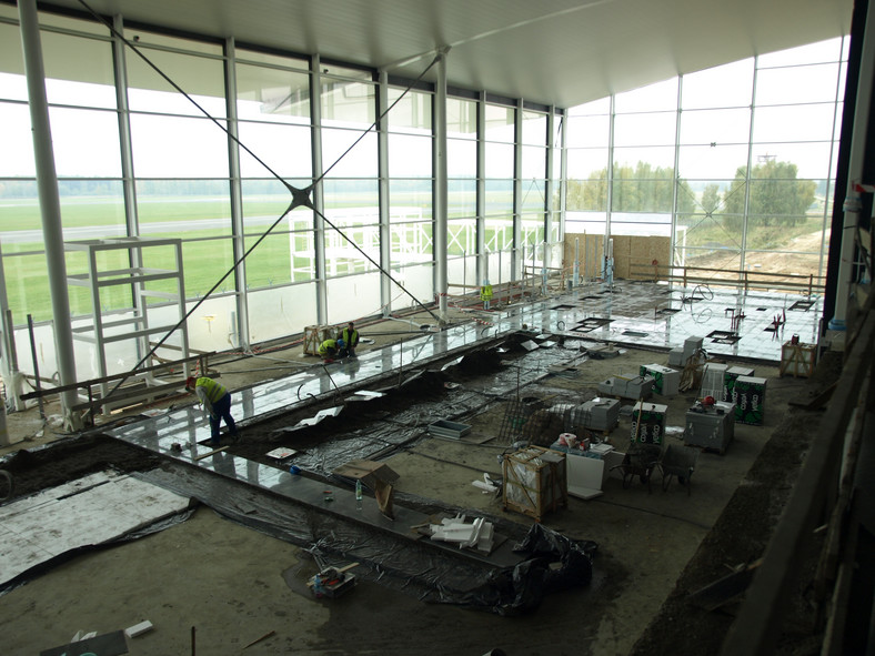 Prace przy budowie nowego terminalu wrocławskiego lotniska - październik 2010 r.(5). Zdjęcia pochodzą z materiałów prasowych Portu Lotniczego Wrocław
