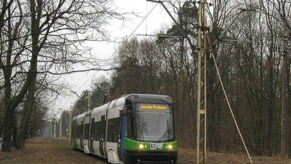 Dwa dni temu w sieci znalazło się nieoficjalne zdjęcie nowych tramwajów dla Szczecina. Niestety już na pierwszy rzut oka widać, że w tramwajach powtórzono największą wadę pierwszych egzemplarzy.