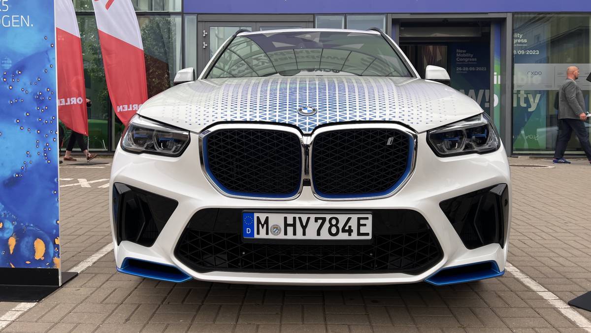 BMW iX5 Hydrogen na Kongresie Nowej Mobilności 2023