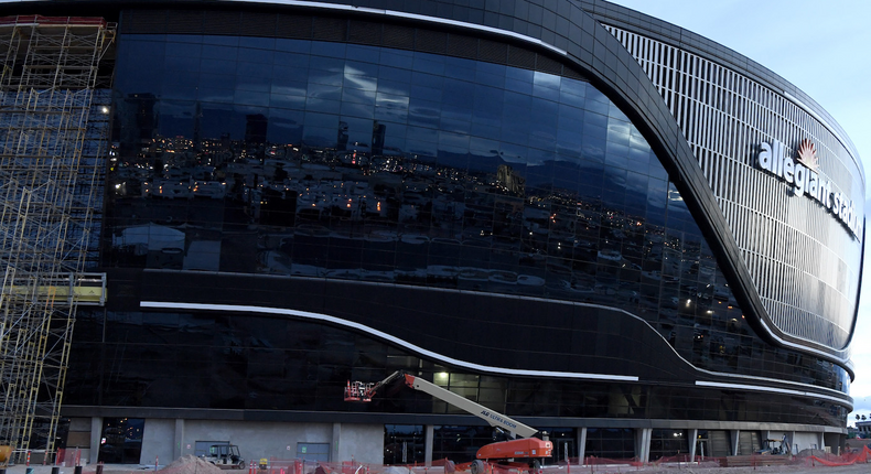 vegas raiders stadium outside 2