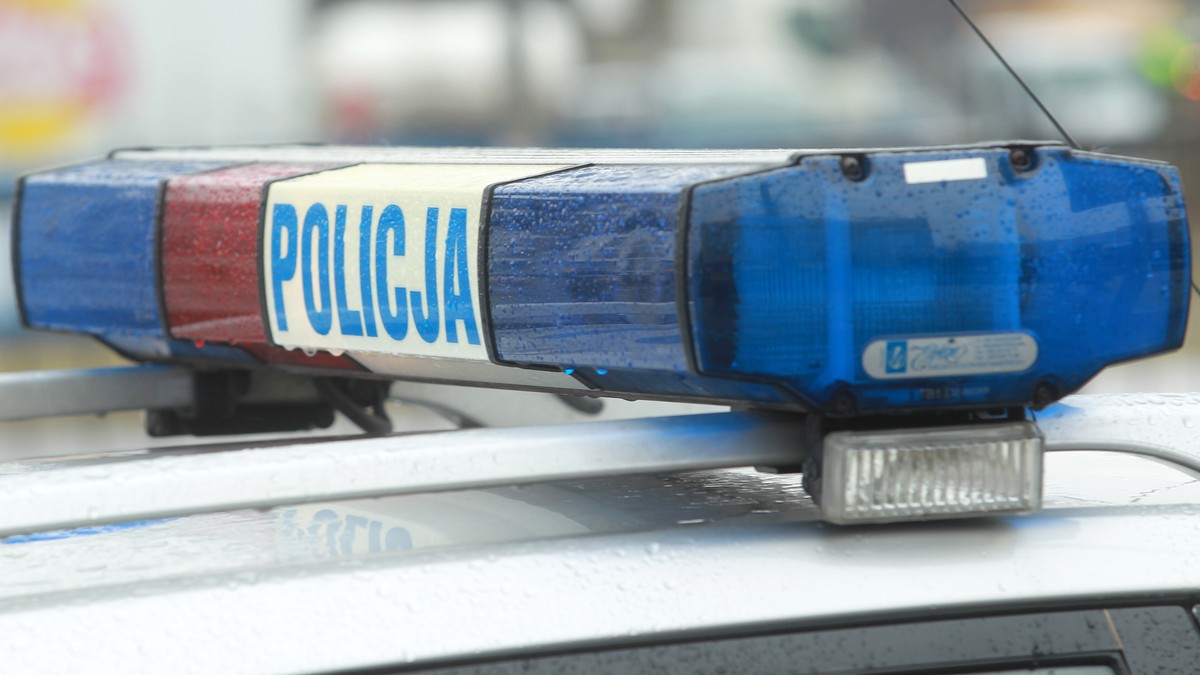 Wnuczek zadzwonił na policję: babcia nie żyje. Policja znala