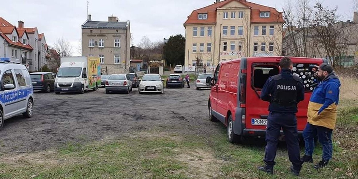 Koronawirus w Polsce. Jakub pomagał seniorom, a spotkała go taka podłość