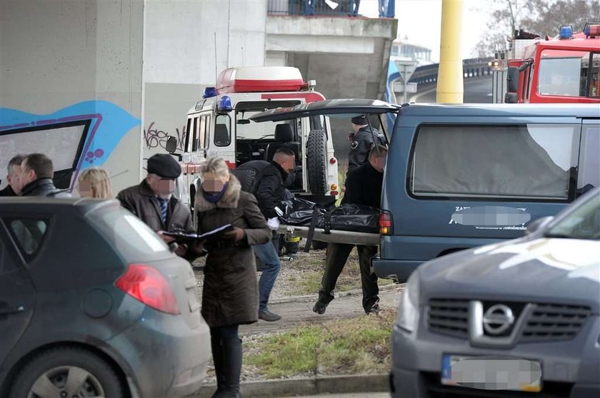 Tragedia w Szczecinie. Samochód wpadł do Odry. ZDJĘCIA