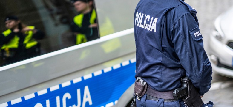 Tarnobrzeg: spektakularna akcja policji przeciw mężczyźnie podejrzewanemu o pedofilię