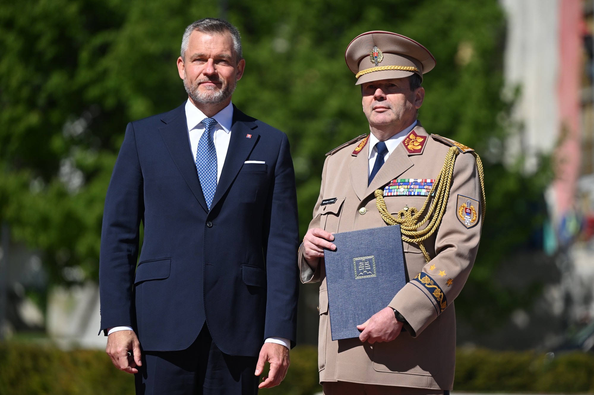 Prezident SR Peter Pellegrini a nový náčelník Generálneho štábu Ozbrojených síl SR Miroslav Lorinc. 