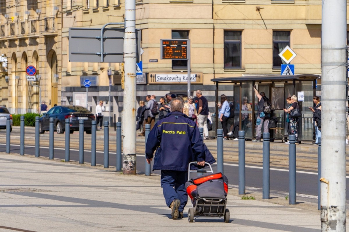 Prezydent podpisał ustawę deregulacyjną. Zmienia zasady przesyłek niedoręczalnych
