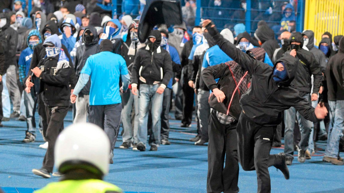 Wydział Dyscypliny PZPN w czwartek zajmie się finałem Pucharu Polski. 3 maja w Bydgoszczy fani Legii Warszawa i Lecha Poznań zdemolowali stadion Zawiszy. Oba kluby mogą spodziewać się surowych kar, które jednak będą obowiązywać tylko w tych rozgrywkach.