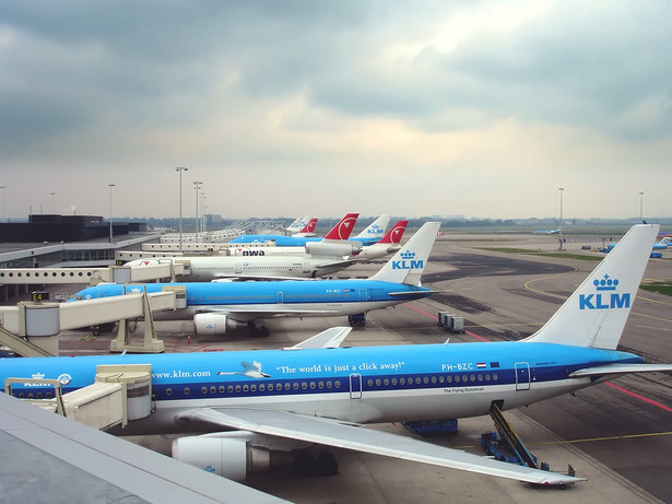 Samoloty linii KLM na lotnisku w Amsterdamie