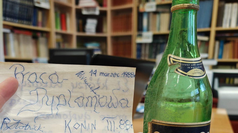 Odkrycie z przeszłości: List w butelce znaleziony w Konińskiej szkole