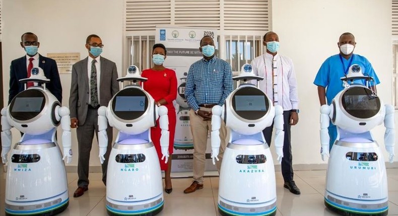 Le Rwanda utilise des robots de haute technologie pour lutter contre COVID-19