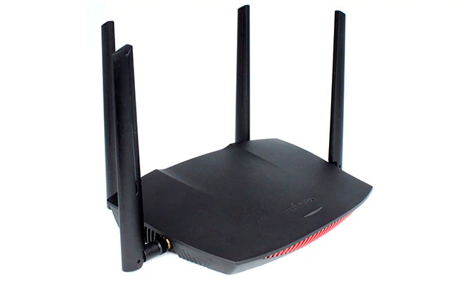 Edimax Gemini RG21S - router standardu AC2600 (2,4 GHz - do 800 Mb/s 5 GHz - do 1733 Mb/s), obsługa MU-MIMO oraz kształtowania wiązki. Dzięki zastosowaniu ośmiu anten (4 zewnętrzne plus 4 wewnętrzne) zapewni szybkie działanie sieci bezprzewodowych. Router nie oferuje funkcjonalności oferowanych przez interfejs USB