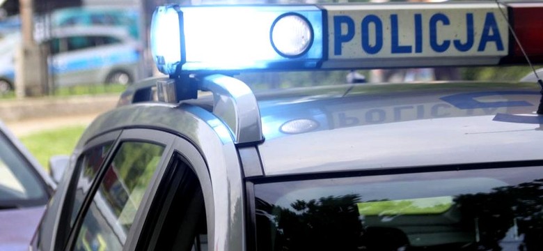 Kraków: 34-letni mężczyzna wypadł z czwartego piętra na auto i wrócił cało do domu