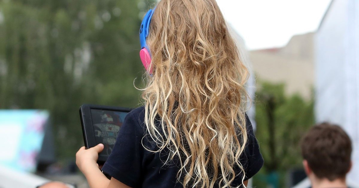 Picture of The first long-term study on how screen time affects children's brains ...