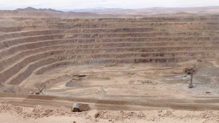 Z chilijskiej odkrywki usunięto w ciągu ok. dwóch lat w sumie 192 mln ton materiału, m.in. rudy siarczkowej i tlenkowej oraz tzw. płonej skały.<br><br> fot. Bartłomiej Mayer