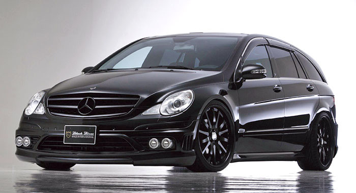 Mercedes-Benz R-Klasa Black Bison: spoilery z Japonii