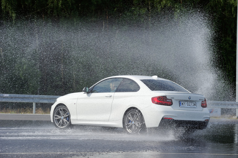 BMW M235i xDrive (R6 turbo/326 KM/4,6 s/1525 kg)