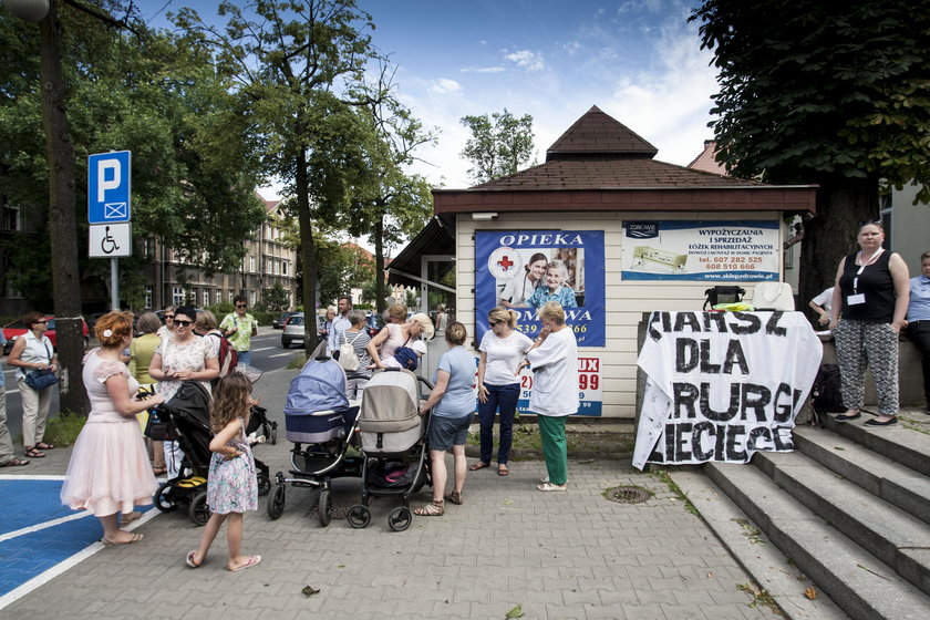 Marsz w obronie oddziału chirurgii dziecięcej w Gliwicach