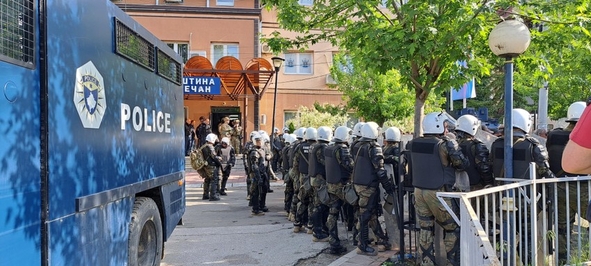U opštini Zvečan tenzije su velike zbog prisustva kosovske policije