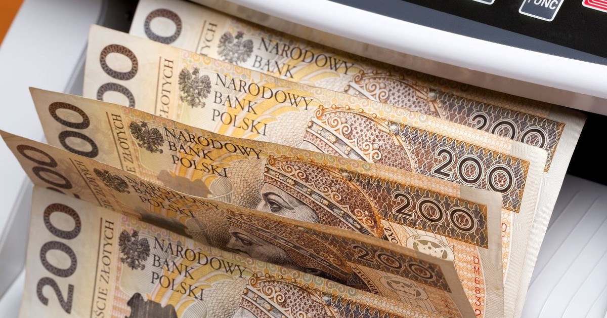 Symbol upokorzenia niepełnosprawnych, a nie zasiłek dla umiarkowanych. 1 mln Polaków co miesiąc ma ironię w oczach