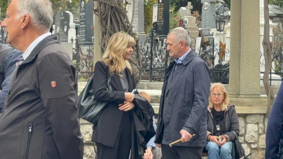 Žena Žarka Lauševića na sahrani Zdravka Šotre