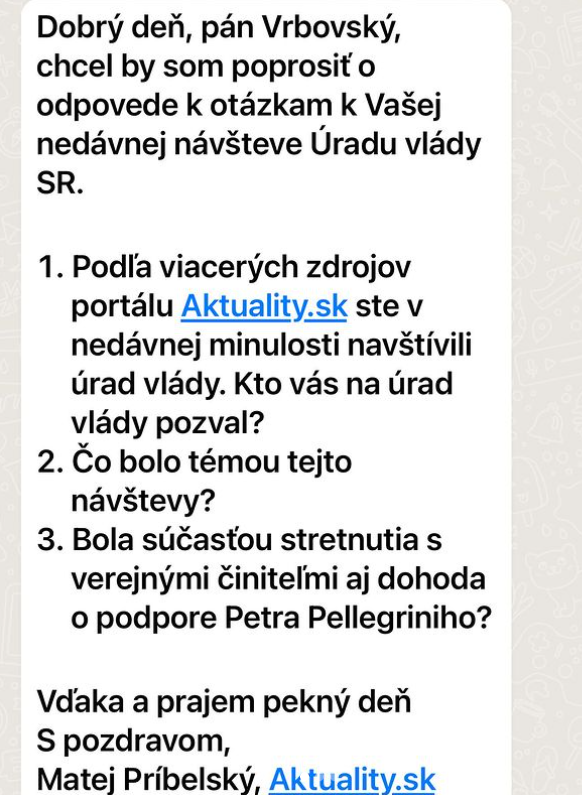 Rytmus zverejnil konverzáciu s novinárom.