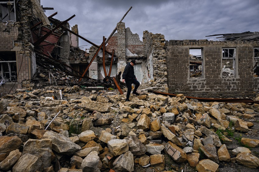 Ukraine Love and War