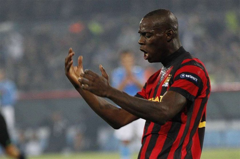 Mario Balotelli przegrał w rzutki 50 funtów