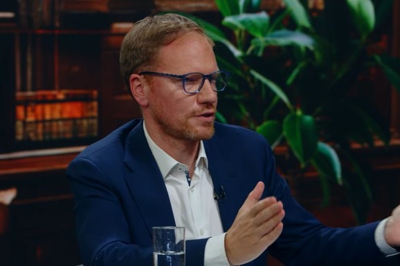 Poverenik za zaštitnu ravnopravnosti reagovao na napade na Jerga Heskensa: "Kritika odluka da, etiketiranje ljudi ne"