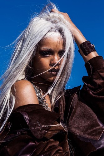Rihanna na zdjęciach z sesji dla 'Tush Magazine'