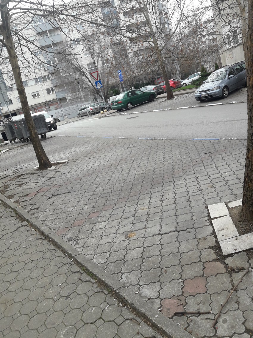 Mnoga parking mesta su prazna