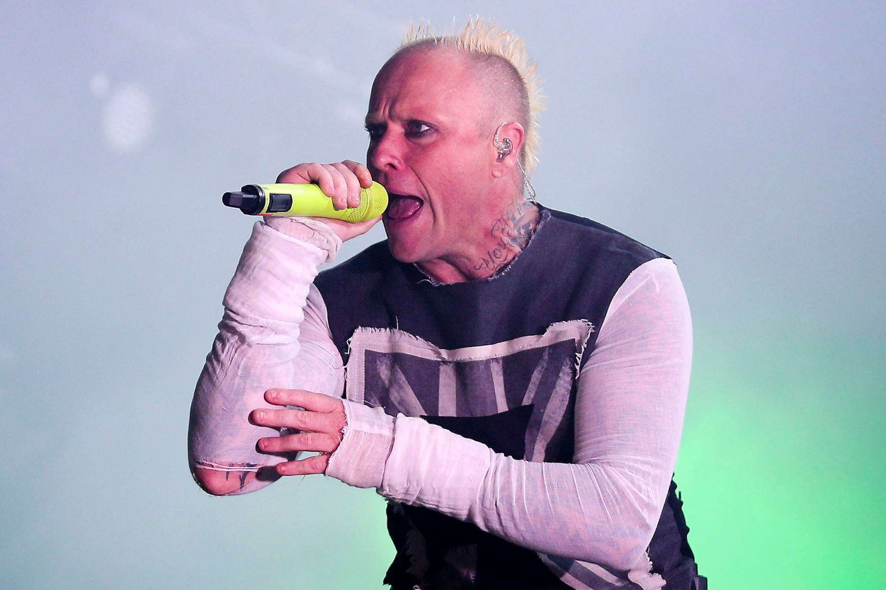 Britský spevák a člen elektronickej hudobnej skupiny The Prodigy Keith Flint. 