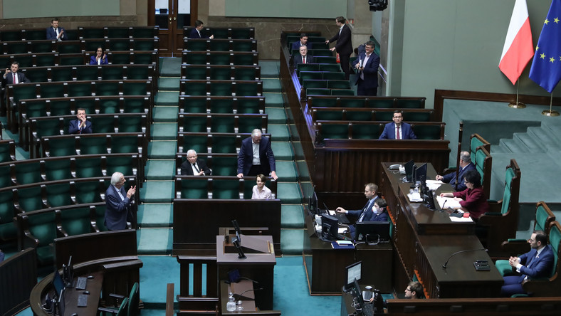 Koronawirus. Sejm przyjął tzw. tarczę antykryzysową