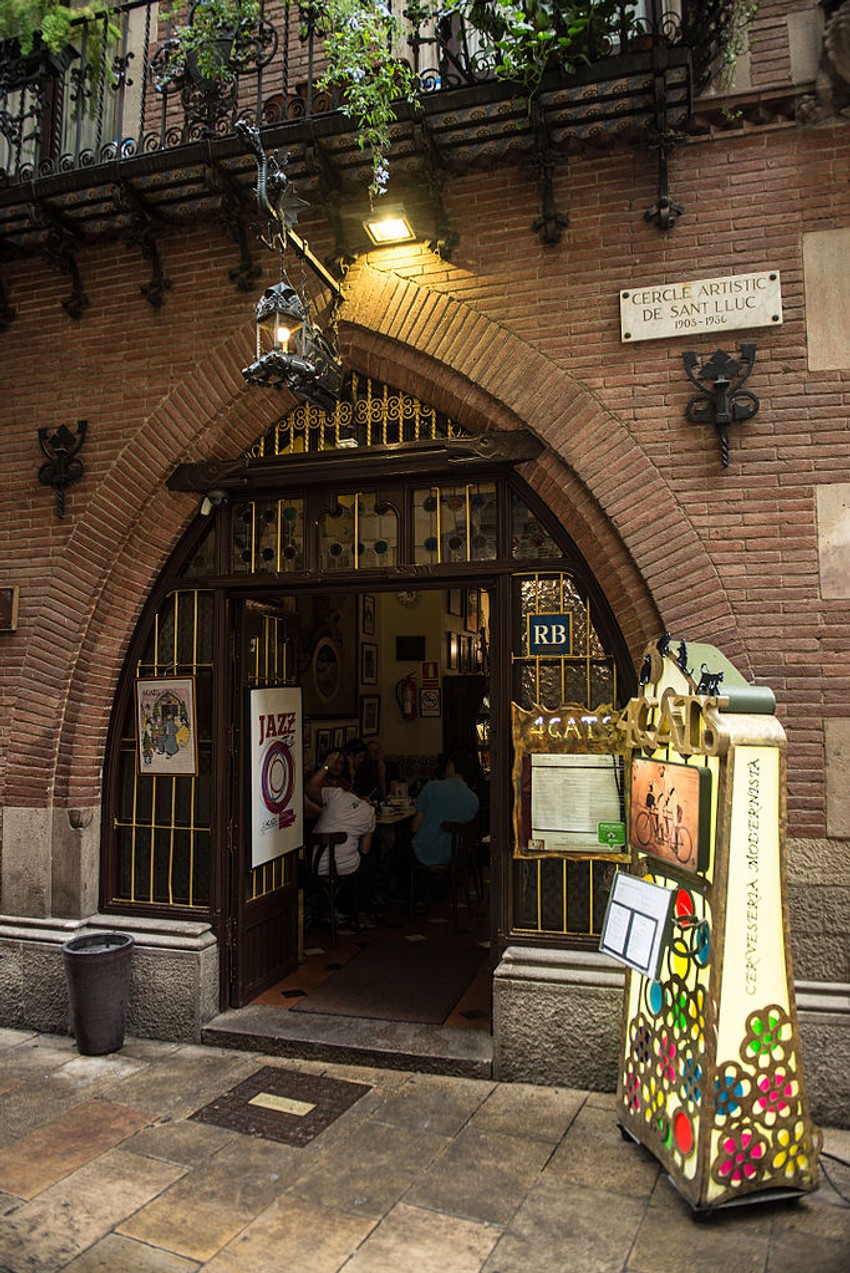 Kafana "Četiri mačora" u Barseloni