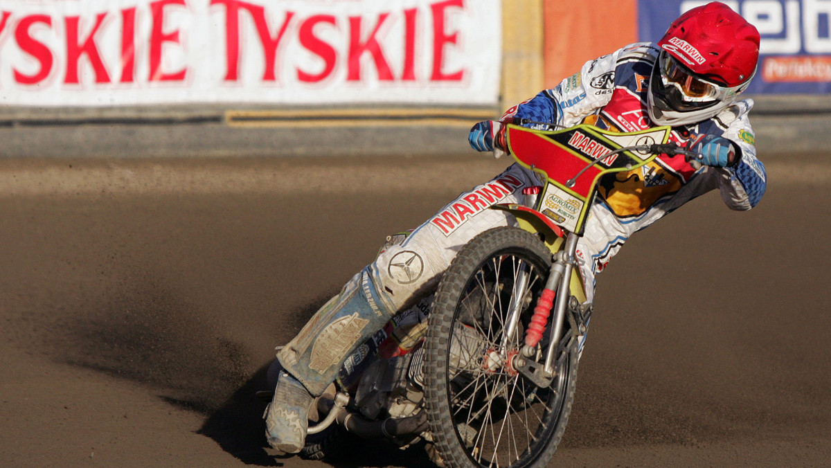 Działacze Poole Pirates nie mogą być zadowoleni z postawy drużyny w pierwszych meczach nowego sezonu Elite League. Kontuzje Roberta Miśkowiaka i Darcy'ego Warda oraz słabsza postawa niektórych zawodników sprawiły, że Piraci zamykają tabelę. Tymczasem zimą wydawało się, że klub z Wimborne Road będzie kandydatem do walki o tytuł mistrzowski.