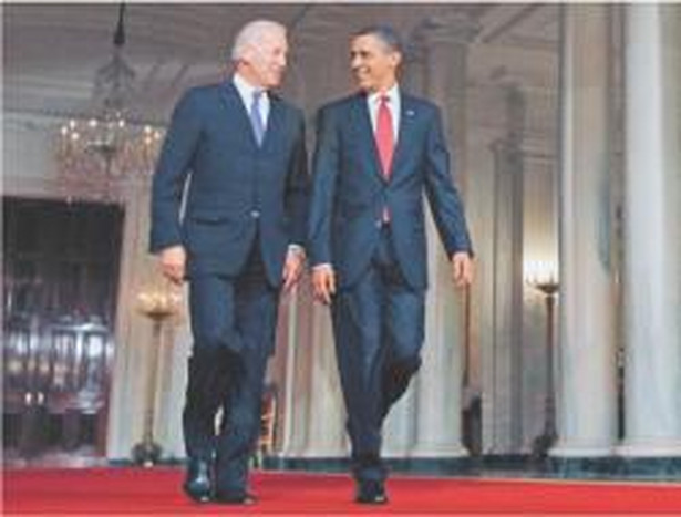 Wiceprezydent Joe Biden i prezydent Barack Obama po wczorajszym głosowaniu Fot. Reuters/Forum