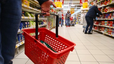 sylwester 31 grudnia 2025: do której otwarte biedronki, lidla i dino?