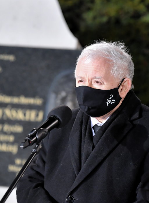Kaczyński do skandującej młodzieży: Będzie twarda rozprawa "raz na zawsze" ze spadkobiercami IV departamentu MSW