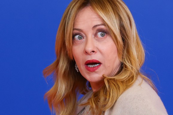 (FOTO) Širi se lažna slika Đorđe Meloni u donjem vešu, oglasila se premijerka Italije: "Ljudi su spremni na sve"