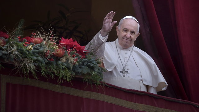 Ferenc pápa: a szülőknek támogatniuk kell a meleg gyermekeiket