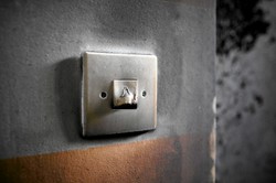 Rasiści podpalili im mieszkanie. "Strach wykańczał nas psychicznie"