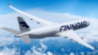 Finnair waży pasażerów na lotnisku w Helsinkach