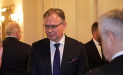 "Kwestia reparacji od Niemiec jest nadal otwarta". Nowa inicjatywa Mularczyka