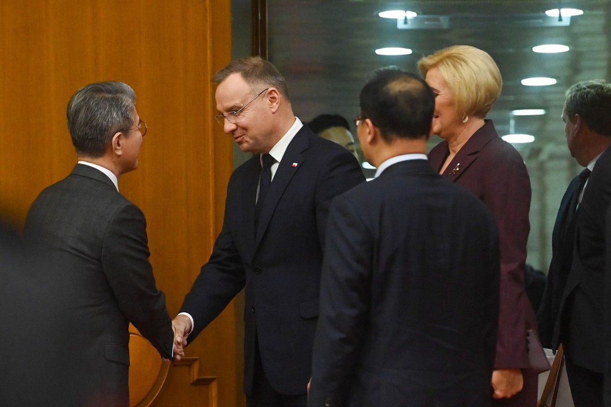 Atom bez widoków na przełom w Seulu