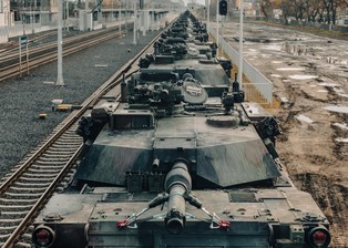 Czołgi Abrams ruszyły na wschód Polski. Będą stacjonować 10 km od granicy