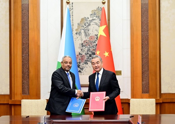 Wang Yi, member of the Political Bureau of the CPC Central Committee and Foreign Minister, held talks with Djibouti's Foreign Minister Omar in Beijing (Image: Min of Foreign Affairs, China)