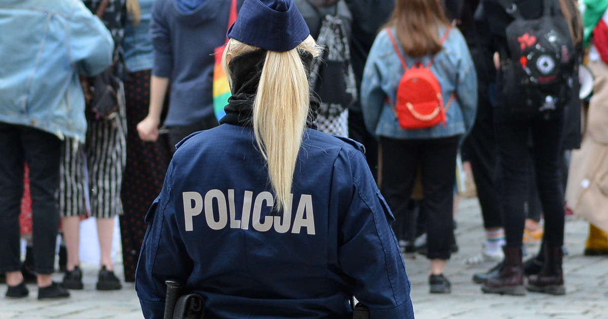 Policjantka zdenerwowała się na imprezie. Zaczęła legitymować znajomych