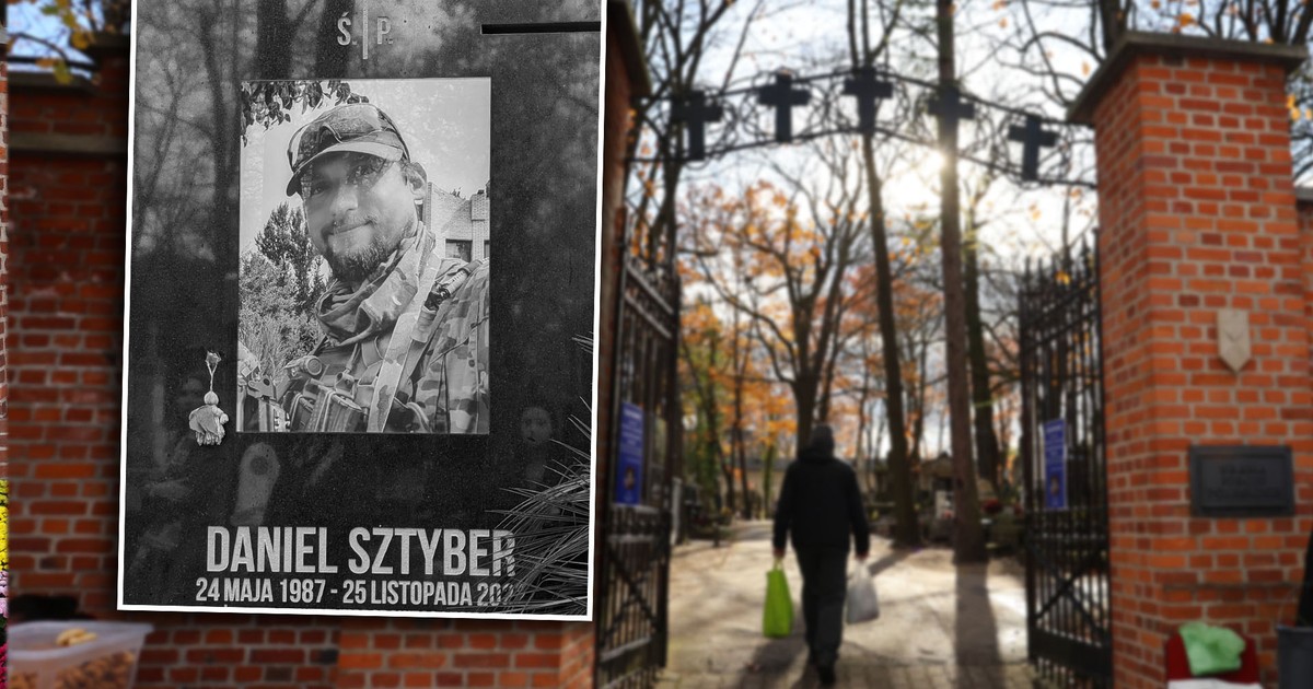 Przy tym grobie co chwilę zapalano znicze. Przejmujący widok na Powązkach