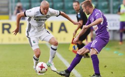 Ekstraklasa: Legia długo męczyła się z Sandecją, ale ostatecznie wygrała 2:0. Burdy na trybunach